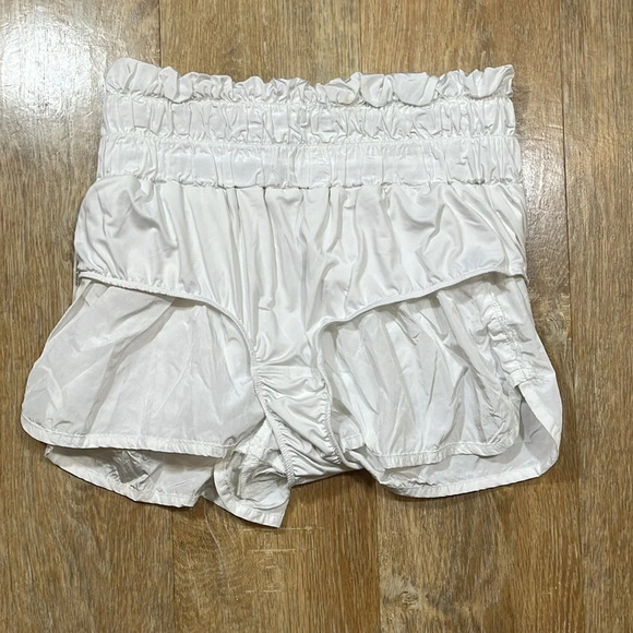 FP Movement Women's The Way Home Shorts White EUC Size Large L Free People Lined - Picture 10 of 17